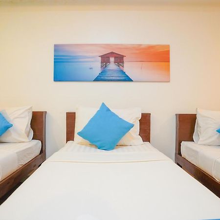 Arzo Hotel Makati Premier Makati City Bagian luar foto