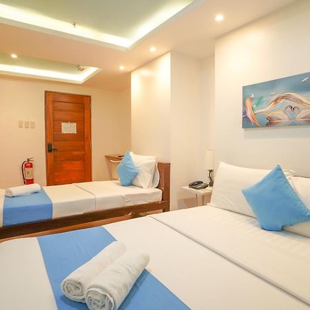 Arzo Hotel Makati Premier Makati City Bagian luar foto