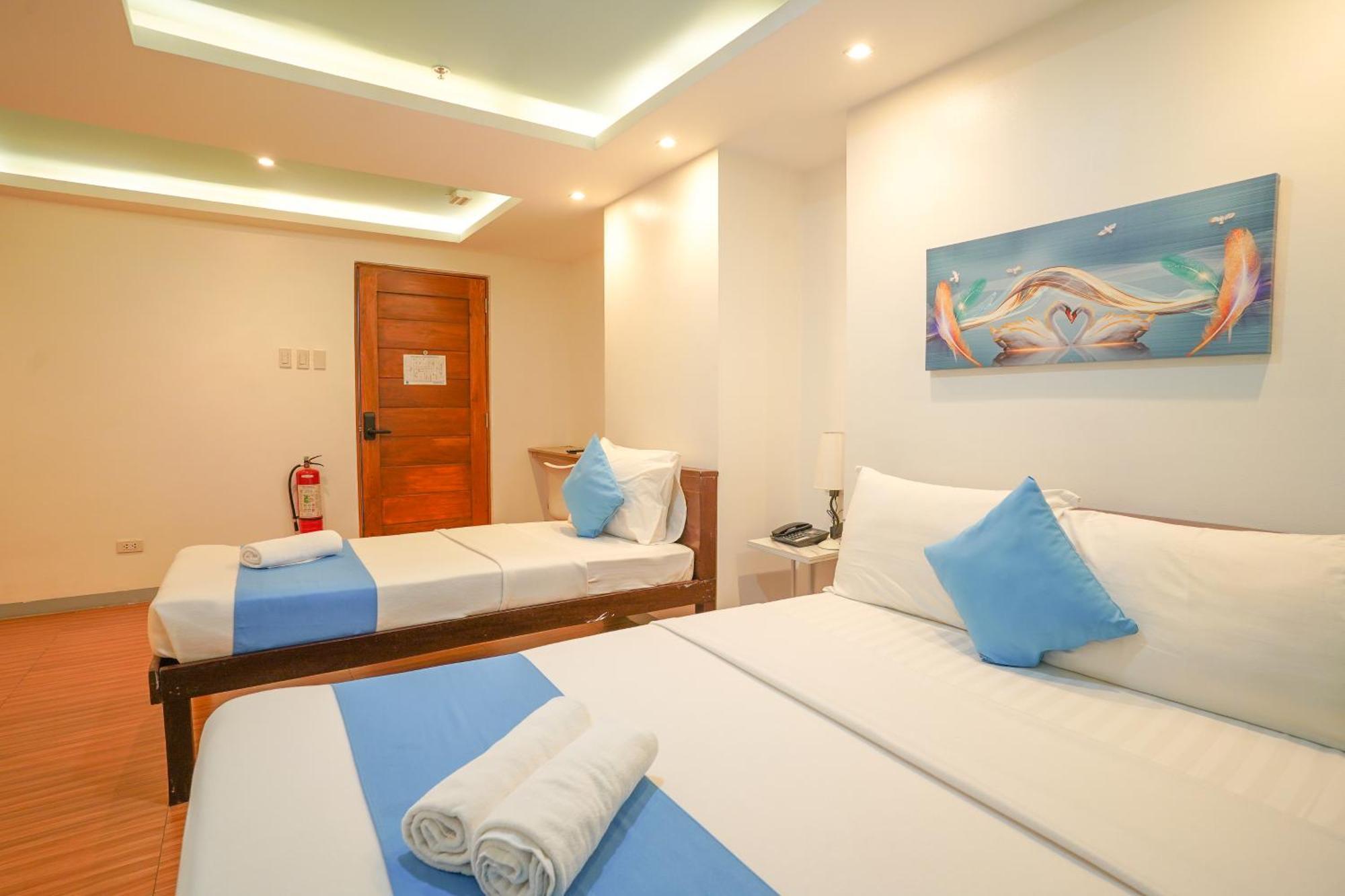 Arzo Hotel Makati Premier Makati City Bagian luar foto